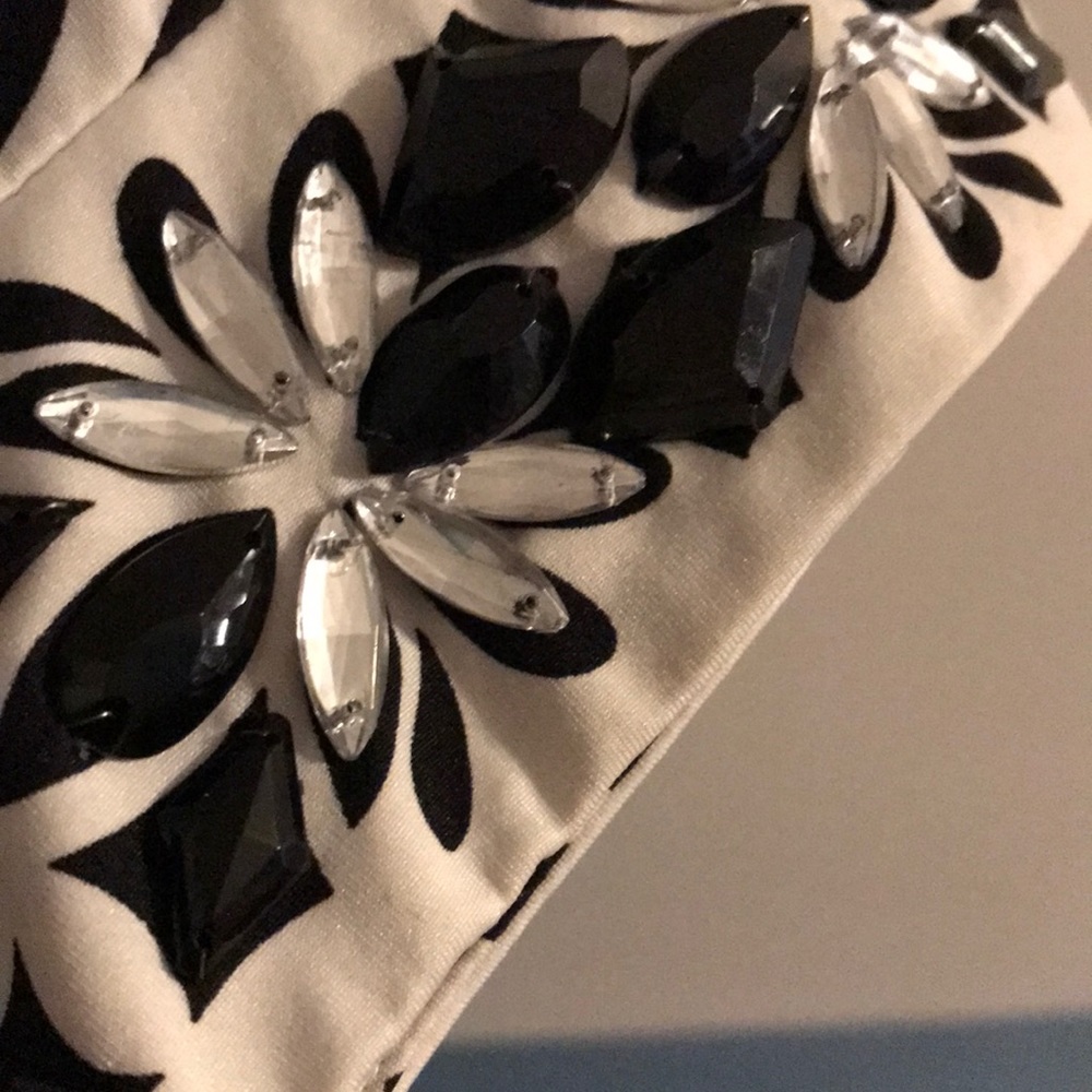 Dress - Picture 5 of 7